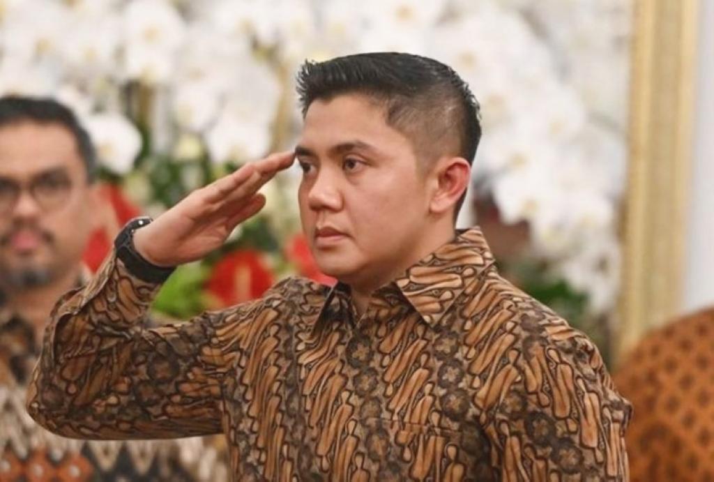 Diam Teddy Indra Wijaya: Batas Bahasa di Tengah Serangan Amien Rais
